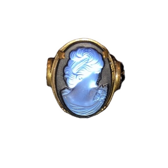 Jewelry - 🚫sold Gorgeous vintage Navy blue cameo ring